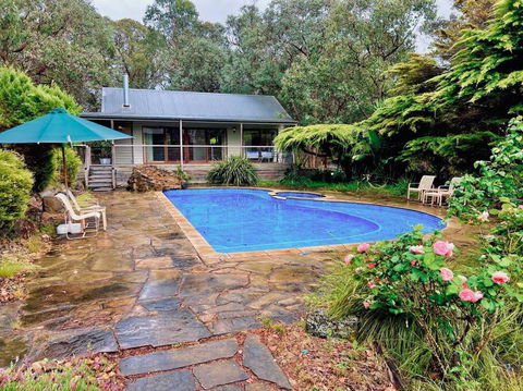 A Lovely Pool House In Forest - New Castle Holiday 0