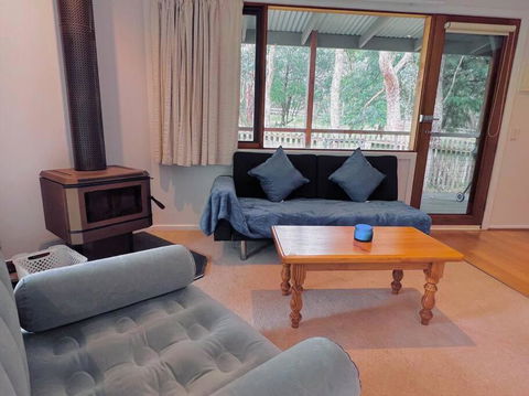A Lovely Pool House In Forest - New Castle Holiday 4
