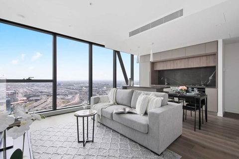 A Lux 2BR Apt Next To Southern Cross City Views - New Castle Holiday 0