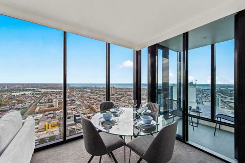 A Lux 2BR Apt With Panoramic Views, FREE Parking - New Castle Holiday 3