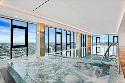 A Lux 2BR Apt With Panoramic Views, FREE Parking - New Castle Holiday 2