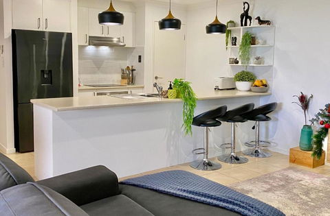 A Peaceful Private Home Away From Home In Pacific Pines - New Castle Holiday 2
