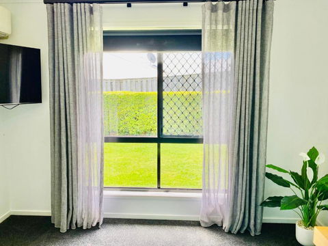 A Peaceful Private Home Away From Home In Pacific Pines - New Castle Holiday 3