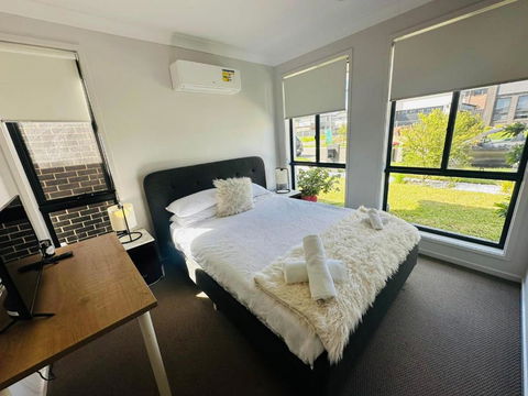 A Private Ensuite With AC And TV - New Castle Holiday 3