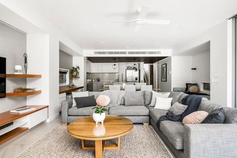 A Perfect Stay - KoKos Beach House 2 - New Castle Holiday 2