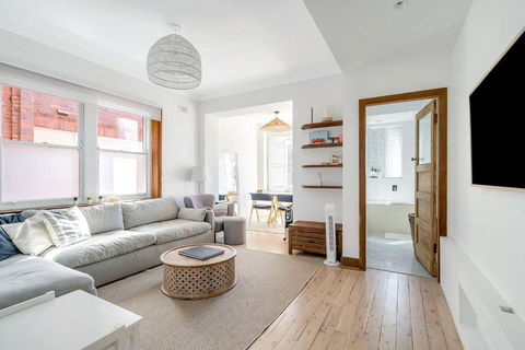A South Bondi Family Hideout For Beach Aficionados - New Castle Holiday 1