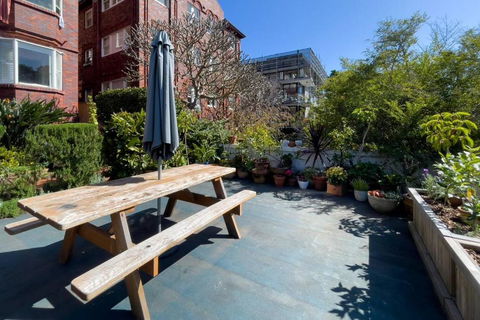 A South Bondi Family Hideout For Beach Aficionados - New Castle Holiday 3