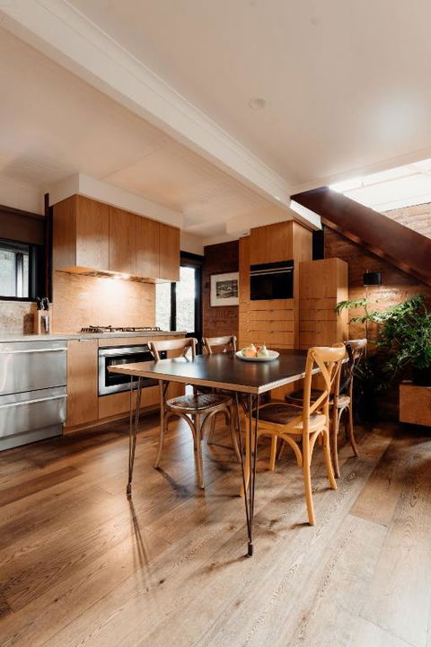 A Stylish And Unique Retreat At Surf Beach - New Castle Holiday 4