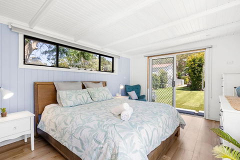A Touch Of Paradise - House And Granny Flat - 4 Mins Walk To Callala Beach - New Castle Holiday 4