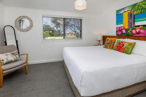 A Touch Of The Bahamas On McKenzie MK3 - New Castle Holiday 3