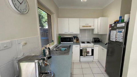 A Travellers Delight On Kikarra Wifi - New Castle Holiday 2