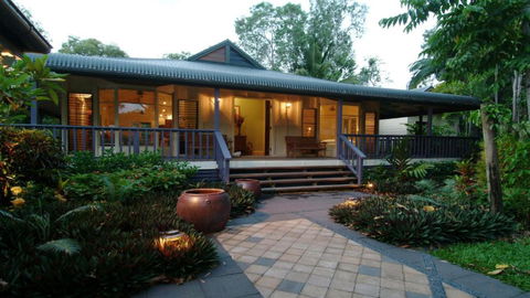 A Tropical Treat - Sea Level Port Douglas - New Castle Holiday 4
