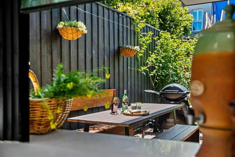 A1 Architectural Sth Melb Home Sleeps 4 Martin - New Castle Holiday 1