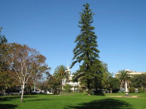 A1 Architectural Sth Melb Home Sleeps 4 Martin - New Castle Holiday 4