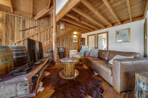 Aarlaur 2 - Charming 2BR Rustic Home L Bath L Fire Pit L WiFi L Air-Con - New Castle Holiday 1