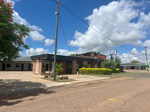 Abajaz Motel-Centrally Located-Shaded Parking - New Castle Holiday 0