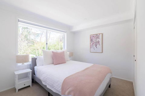 Abbey House - 3BR/sleeps 8 - South Leura - New Castle Holiday 1