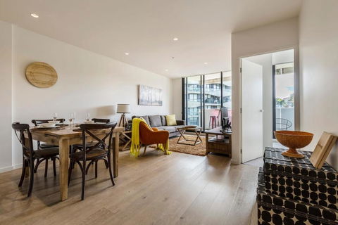 Abbotsford Short Stay Luxury Style & Location - New Castle Holiday 1