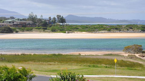 Aberdeen Unit 1 Bermagui - New Castle Holiday 1