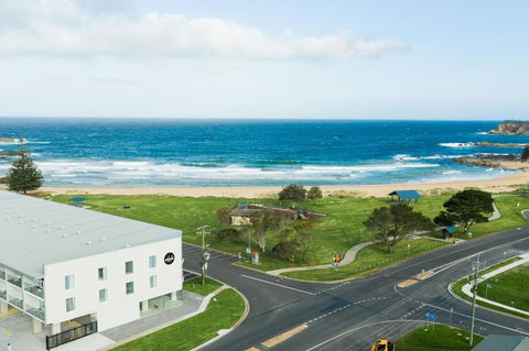 Abode Malua Bay - New Castle Holiday 3