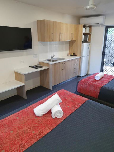 Abode37 Motel Emerald - New Castle Holiday 2