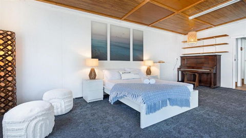 Absolute Beach - New Castle Holiday 4