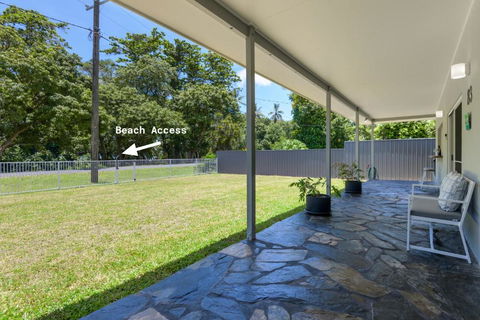 Absolute Beachfront Family Home - Cooya - New Castle Holiday 2