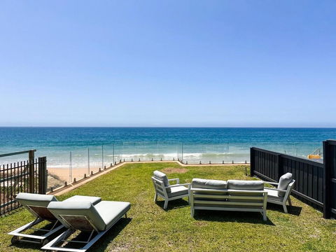 Absolute Beachfront Luxury In Narrabeen - New Castle Holiday 0