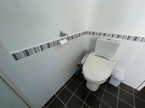 Absolutely Lakeside House, Quiet And Peace - New Castle Holiday 3