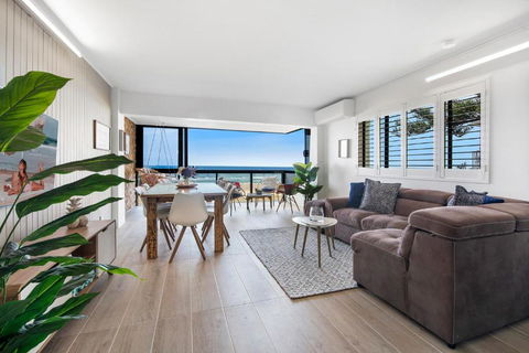 Absolutly Beachfront Surfers Paradise, Pure Shores! - New Castle Holiday 1
