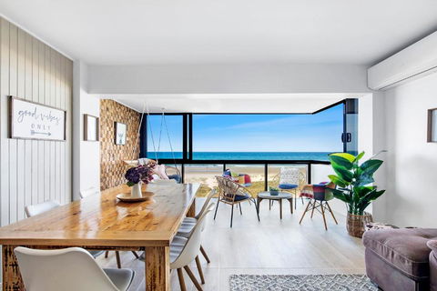 Absolutly Beachfront Surfers Paradise, Pure Shores! - New Castle Holiday 0