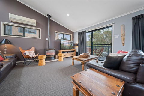 Acacia 2 - Modern 3BR Townhouse L Bath L WiFi L BBQ L Foxtel - New Castle Holiday 0
