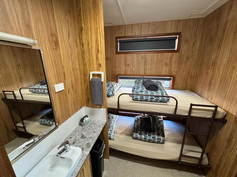 Acacia Caravan Park & Holiday Units - New Castle Holiday 3