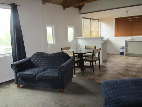 Acacia Cottage - New Castle Holiday 4