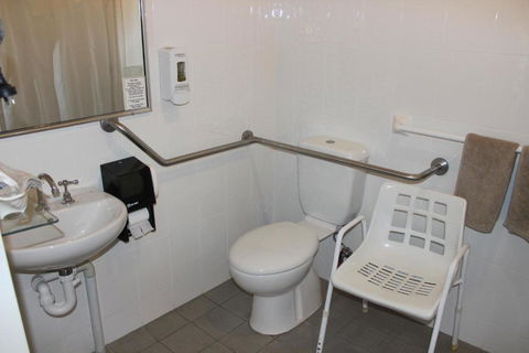 Acacia Motor Inn - New Castle Holiday 2