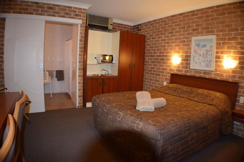 Acacia Motor Inn - New Castle Holiday 0
