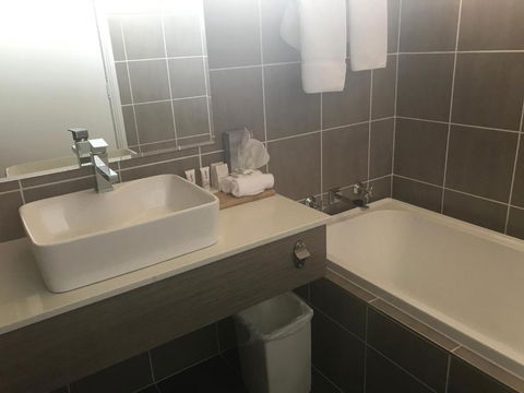Acacia Motor Lodge - New Castle Holiday 3