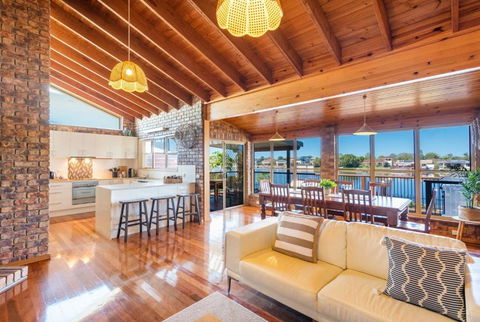Acacia Shores - Waterfront - New Castle Holiday 2