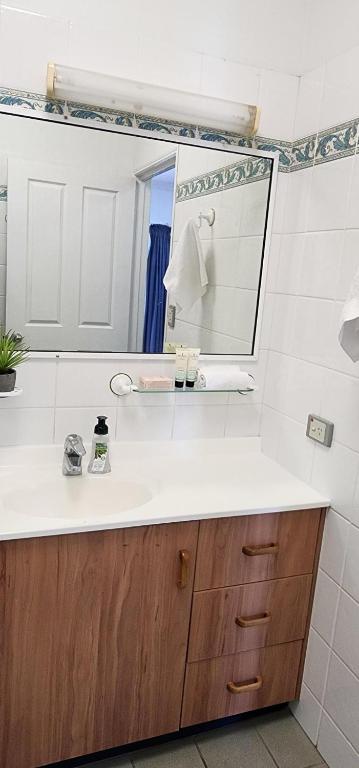 Accommodation @ 134 Denham - New Castle Holiday 4