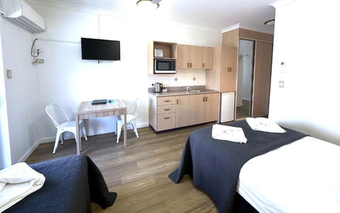 Accommodation @ 134 Denham - New Castle Holiday 3