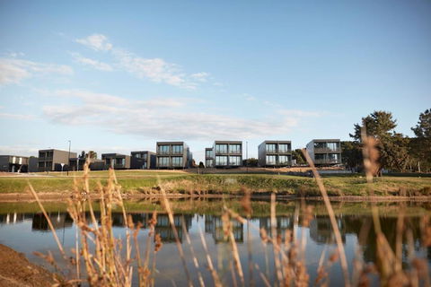 Accommodation @ Curlewis - New Castle Holiday 0