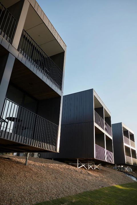 Accommodation @ Curlewis - New Castle Holiday 2