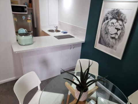 Accommodation Sydney City Centre 1 Bedroom Apartment With Balcony - New Castle Holiday 2