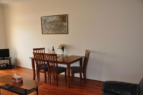 Accommodation Sydney Kogarah 2 Bedroom Apartment With Balcony - New Castle Holiday 3