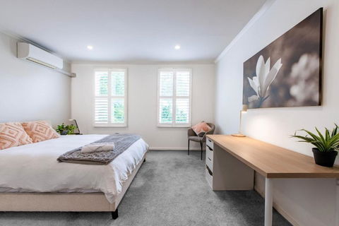 Ace Your Stay - Pool, Gym & Tennis In One Place! - New Castle Holiday 2