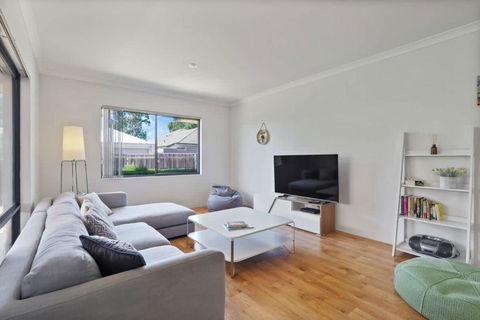 Across The Way, Golf And Beach Heaven - New Castle Holiday 1