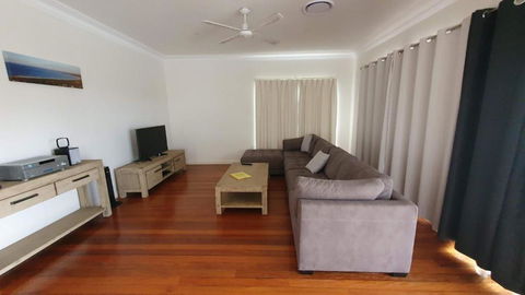 Adacos 19 On Sturt - Bring Your Own Linen - New Castle Holiday 3