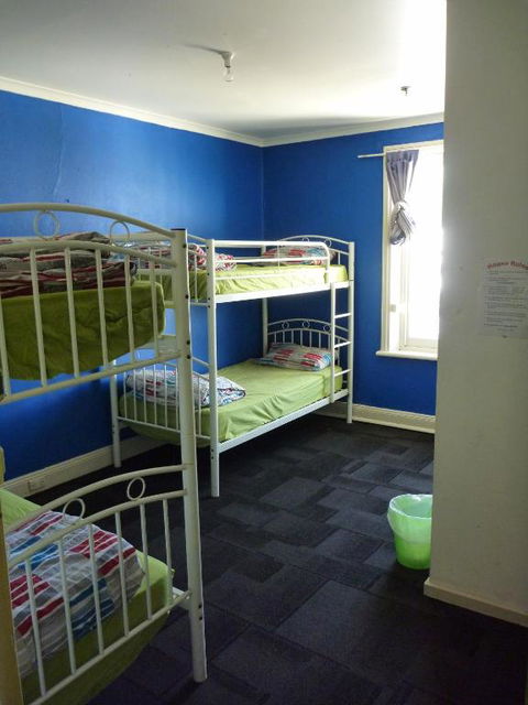 Adelaide Travellers Inn Backpackers Hostel - New Castle Holiday 1