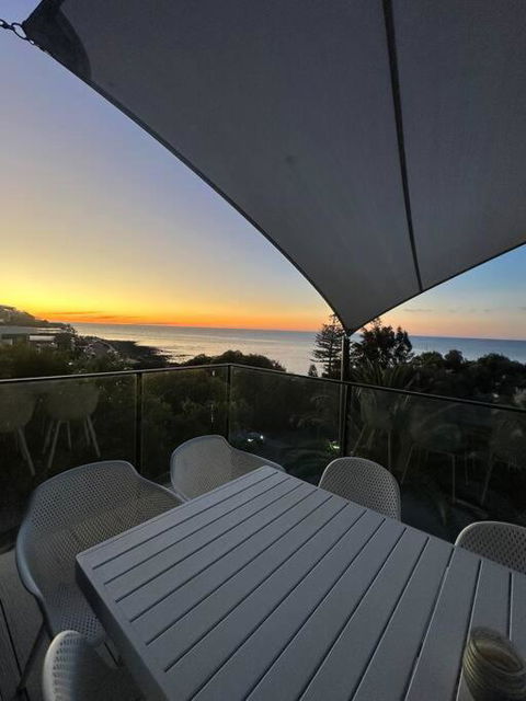 Adelaide - Upmarket Water Front Home - New Castle Holiday 3