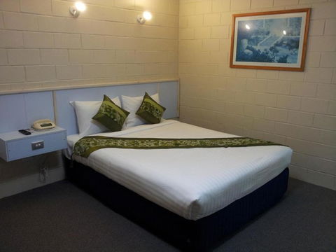 Admiral Nelson Motor Inn - New Castle Holiday 4